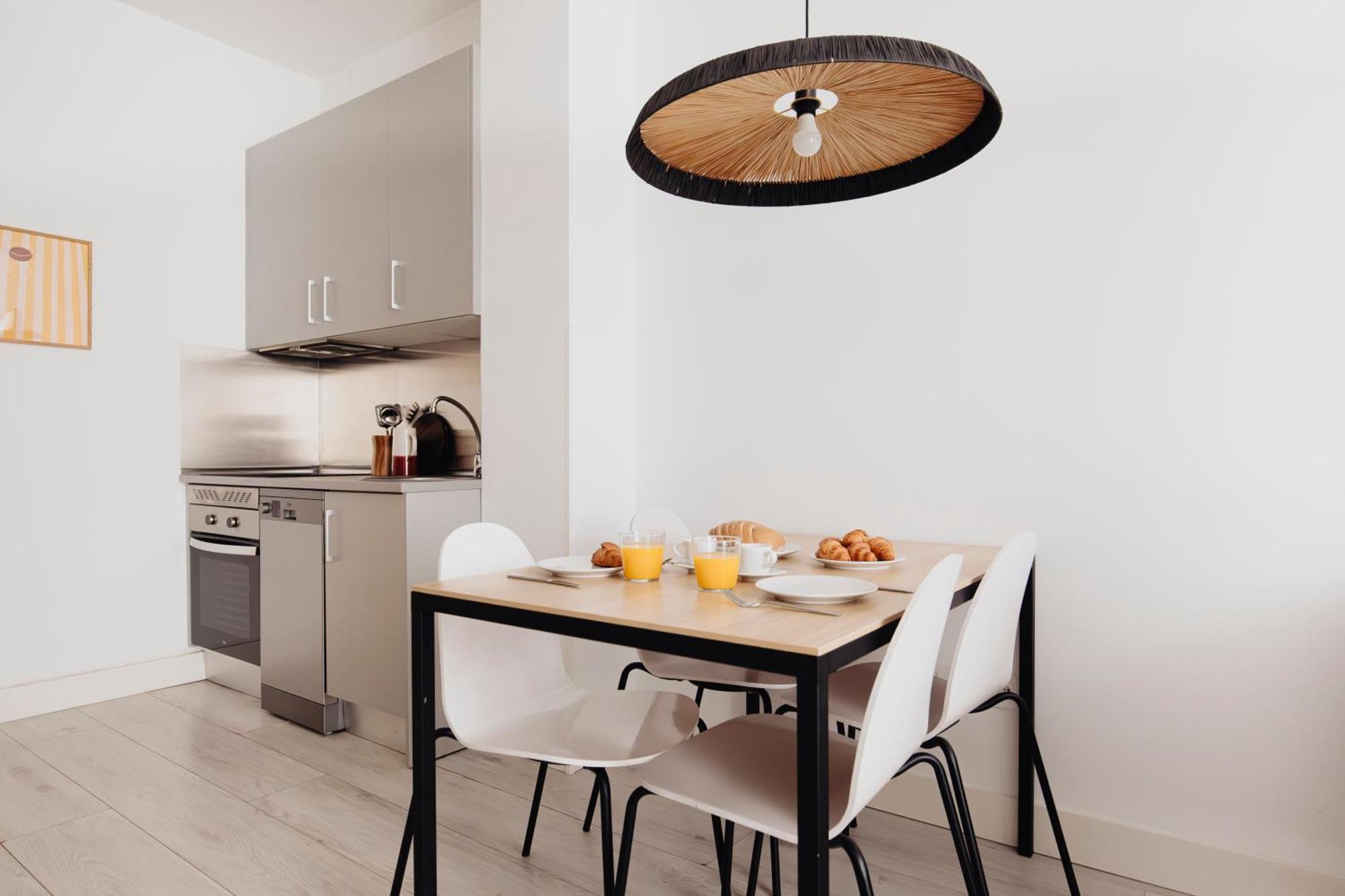 Aspasios Atocha Apartments Madrid Bagian luar foto