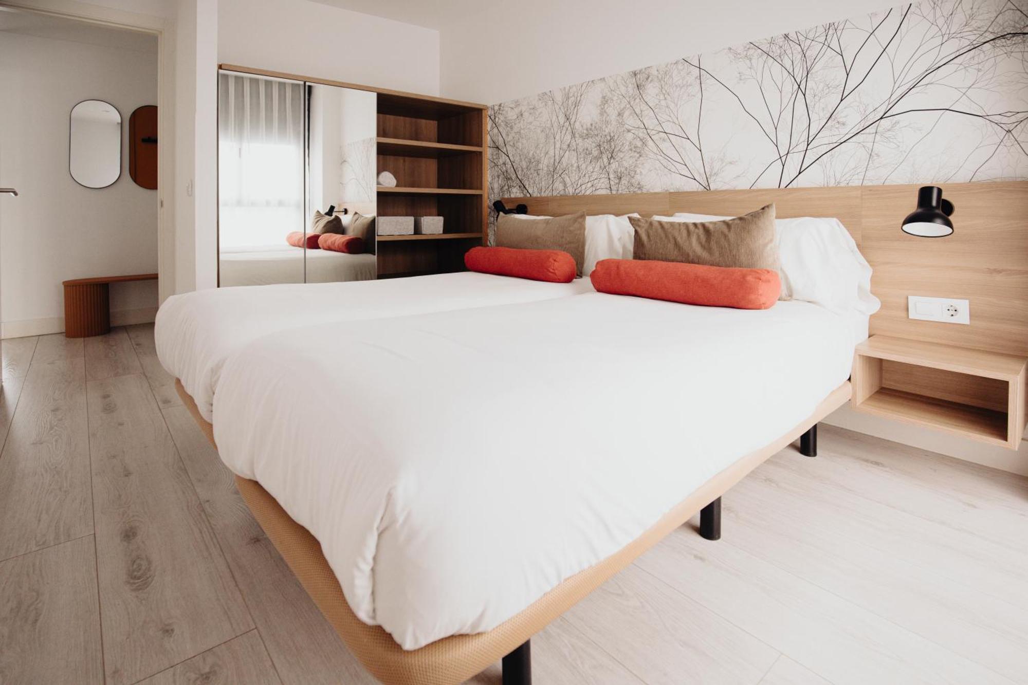 Aspasios Atocha Apartments Madrid Bagian luar foto