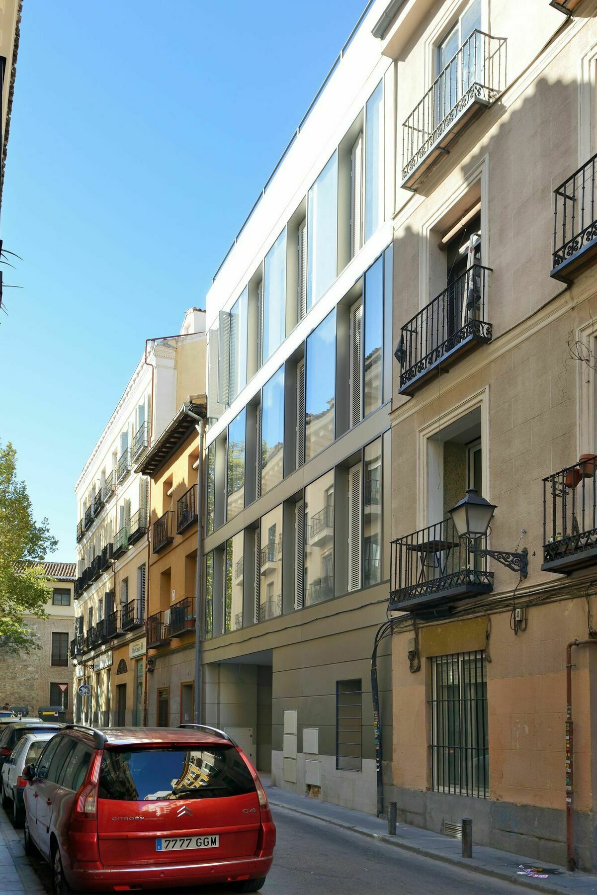 Aspasios Atocha Apartments Madrid Bagian luar foto
